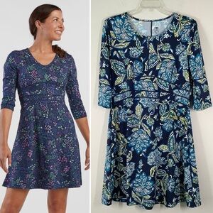 TITLE NINE Dream Dress Buttah Knit Navy Floral 3/4 Sleeve Sporty Golf Active